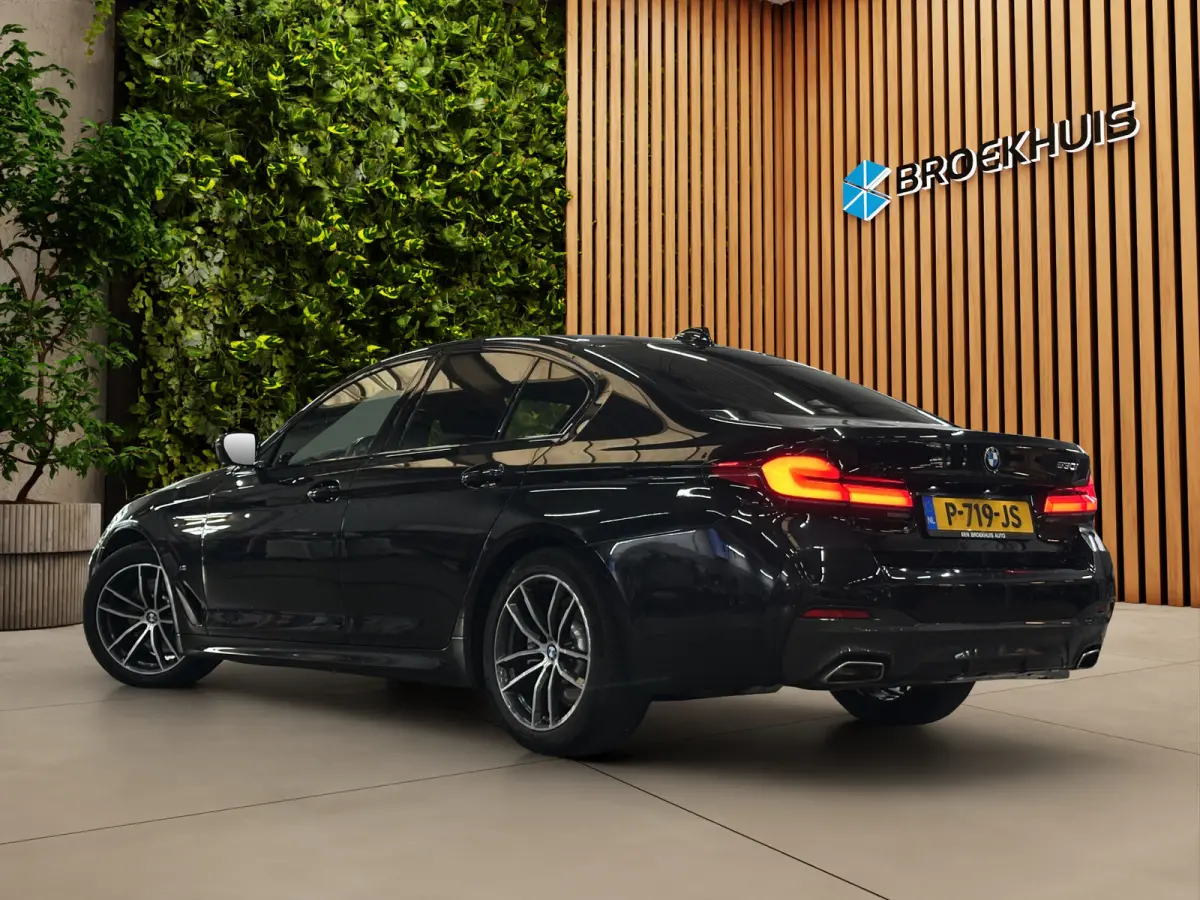 530i Business Edition Plus | M-Pakket | Laser-LED | Camera | CarPlay | Sfeerverlichting | Memory
