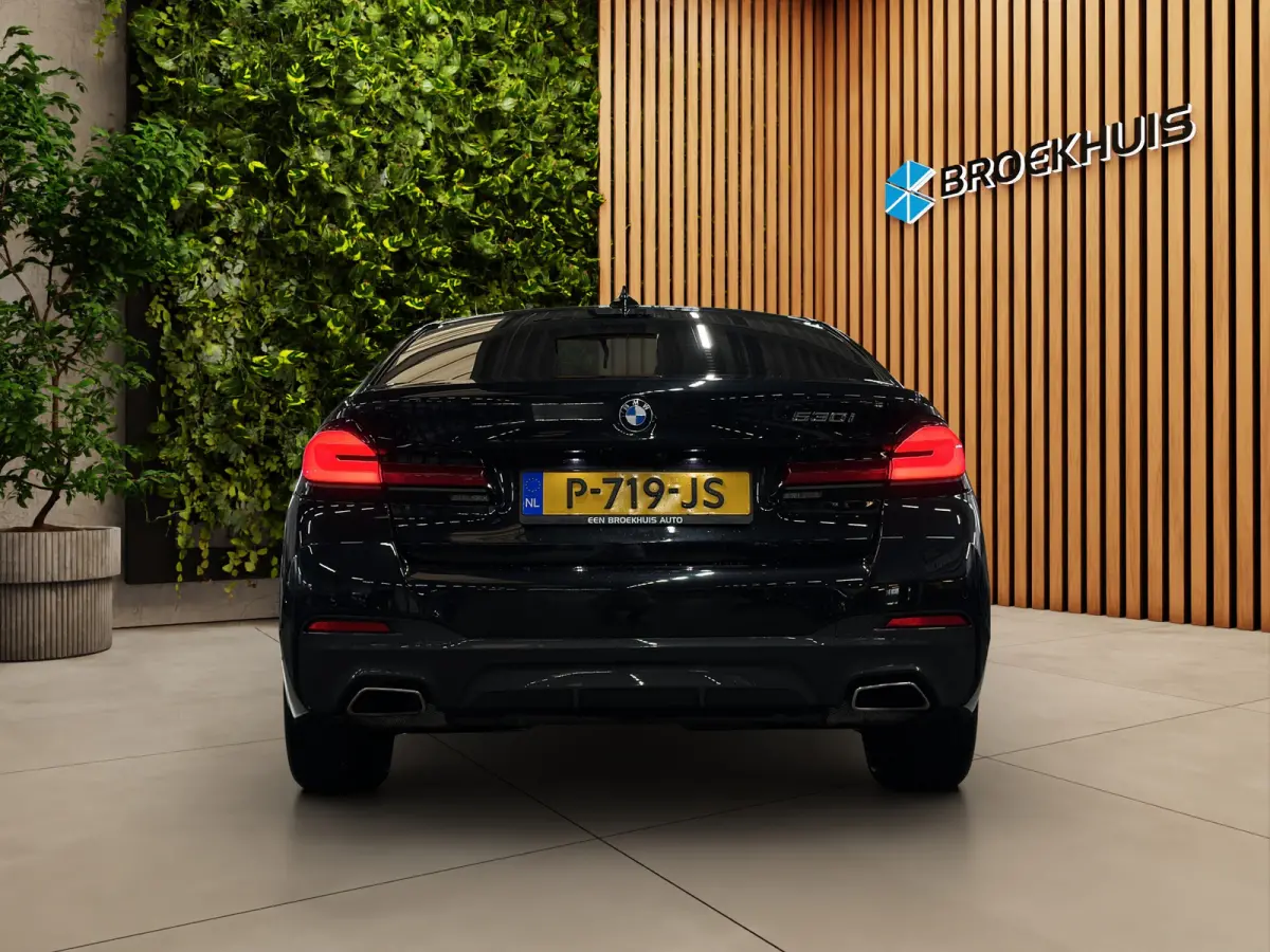 530i Business Edition Plus | M-Pakket | Laser-LED | Camera | CarPlay | Sfeerverlichting | Memory