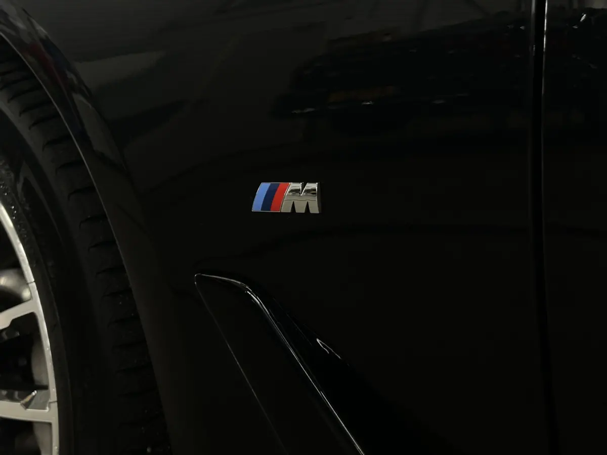 530i Business Edition Plus | M-Pakket | Laser-LED | Camera | CarPlay | Sfeerverlichting | Memory