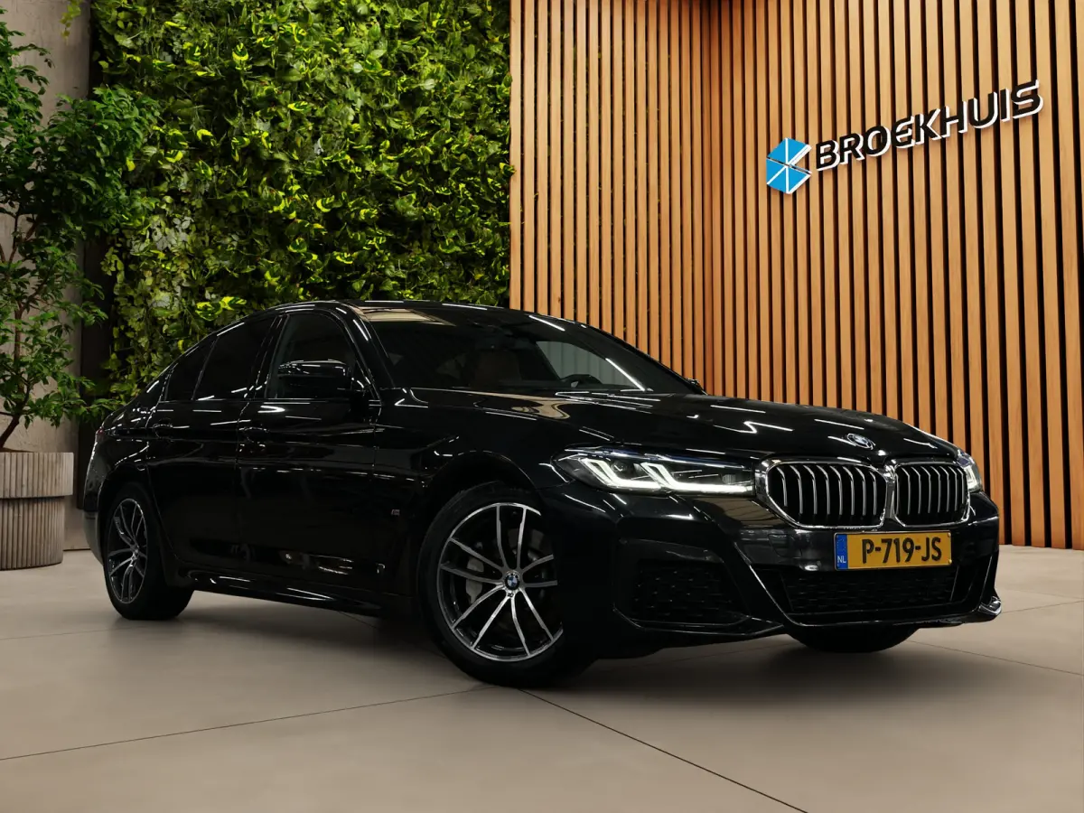 530i Business Edition Plus | M-Pakket | Laser-LED | Camera | CarPlay | Sfeerverlichting | Memory