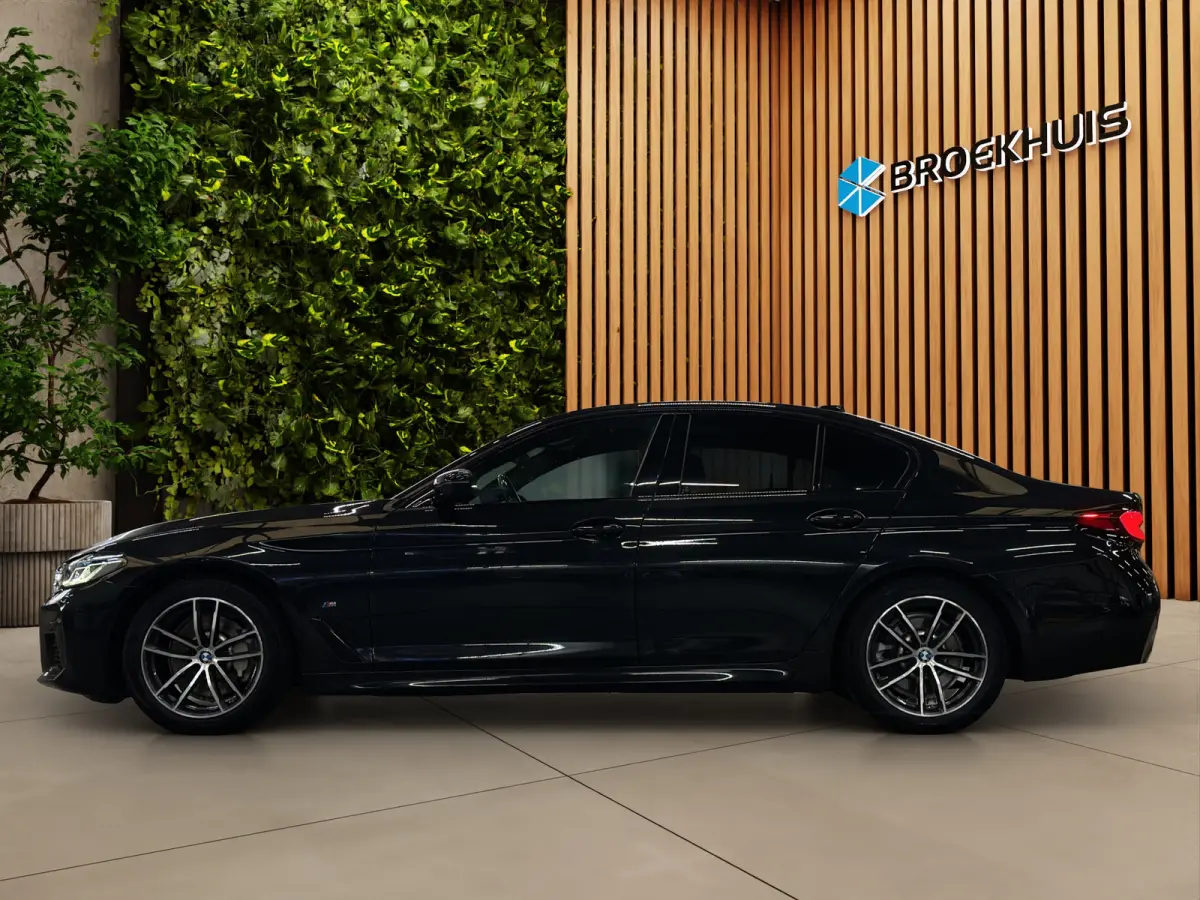 530i Business Edition Plus | M-Pakket | Laser-LED | Camera | CarPlay | Sfeerverlichting | Memory