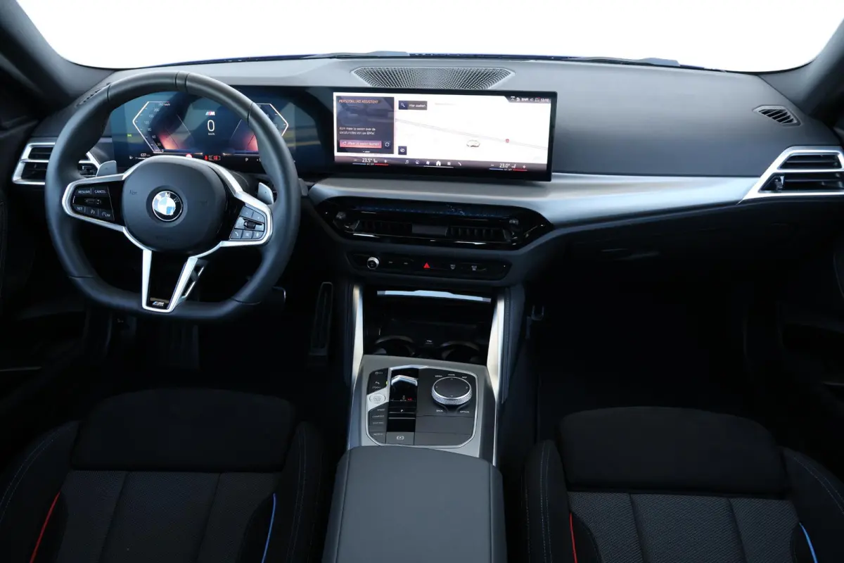 218i M Sportpakket/ 18 inch LM/ Stoelverwarming/ BMW Live Cockpit Plus/ Cruise Control/ Navigatie