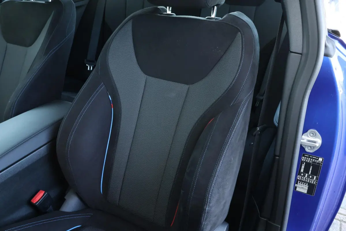 218i M Sportpakket/ 18 inch LM/ Stoelverwarming/ BMW Live Cockpit Plus/ Cruise Control/ Navigatie