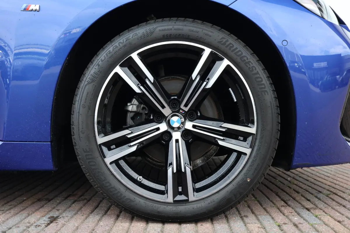 218i M Sportpakket/ 18 inch LM/ Stoelverwarming/ BMW Live Cockpit Plus/ Cruise Control/ Navigatie