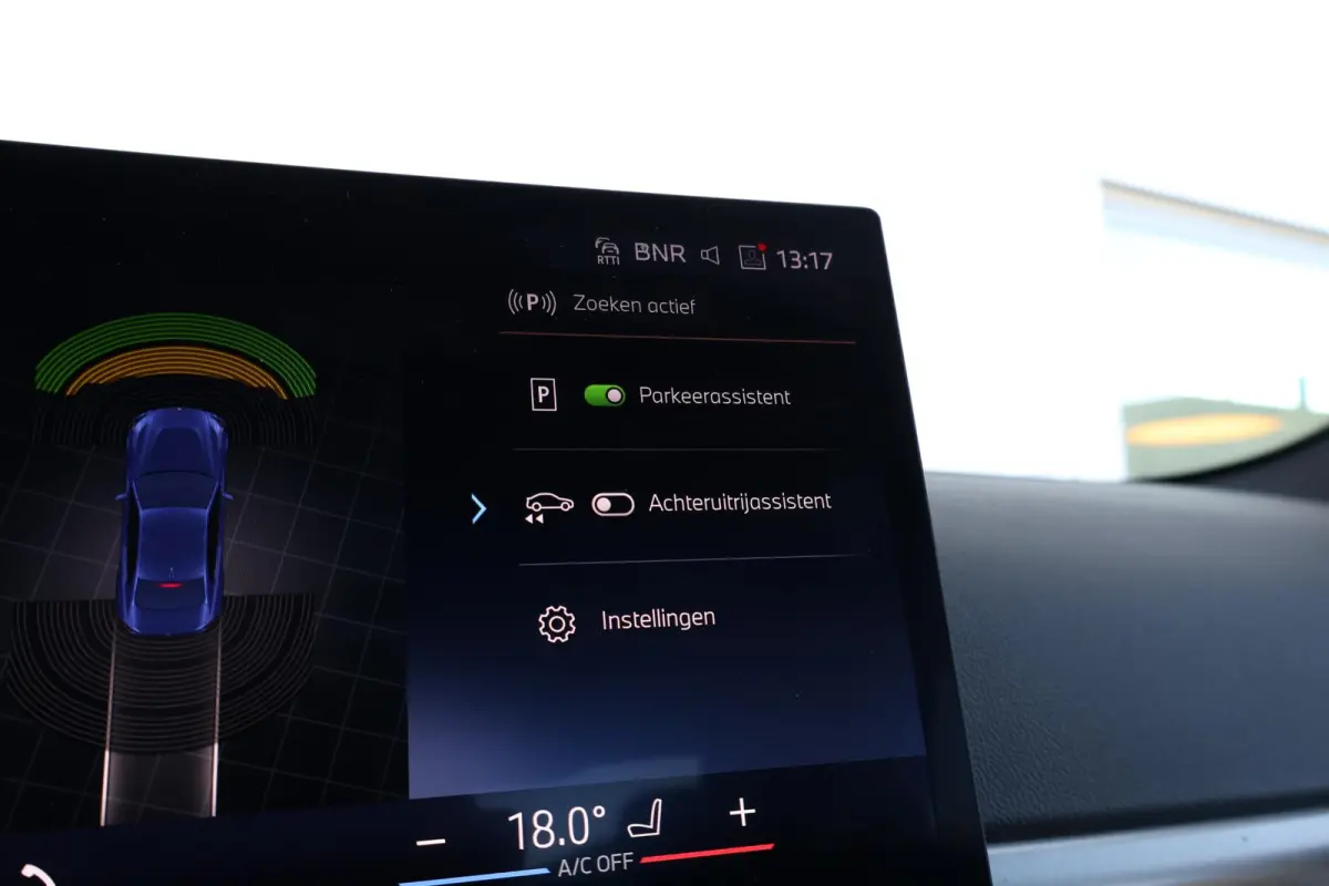 218i M Sportpakket/ 18 inch LM/ Stoelverwarming/ BMW Live Cockpit Plus/ Cruise Control/ Navigatie