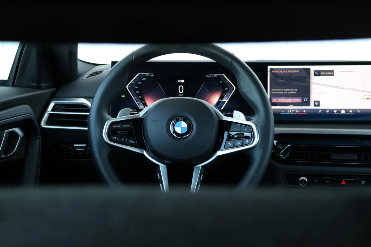 218i M Sportpakket/ 18 inch LM/ Stoelverwarming/ BMW Live Cockpit Plus/ Cruise Control/ Navigatie