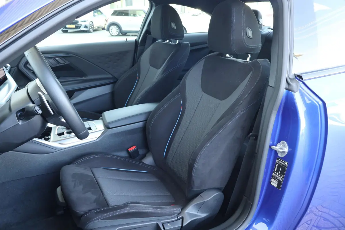 218i M Sportpakket/ 18 inch LM/ Stoelverwarming/ BMW Live Cockpit Plus/ Cruise Control/ Navigatie