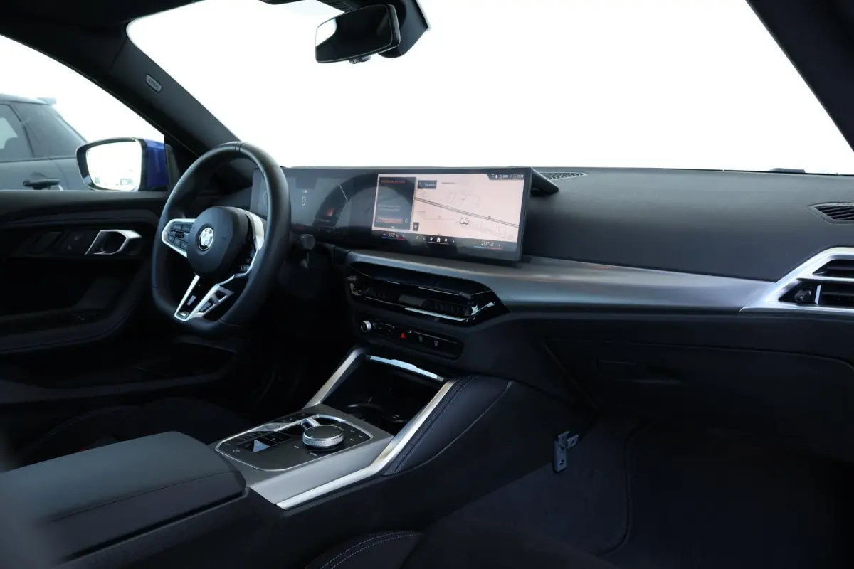 218i M Sportpakket/ 18 inch LM/ Stoelverwarming/ BMW Live Cockpit Plus/ Cruise Control/ Navigatie