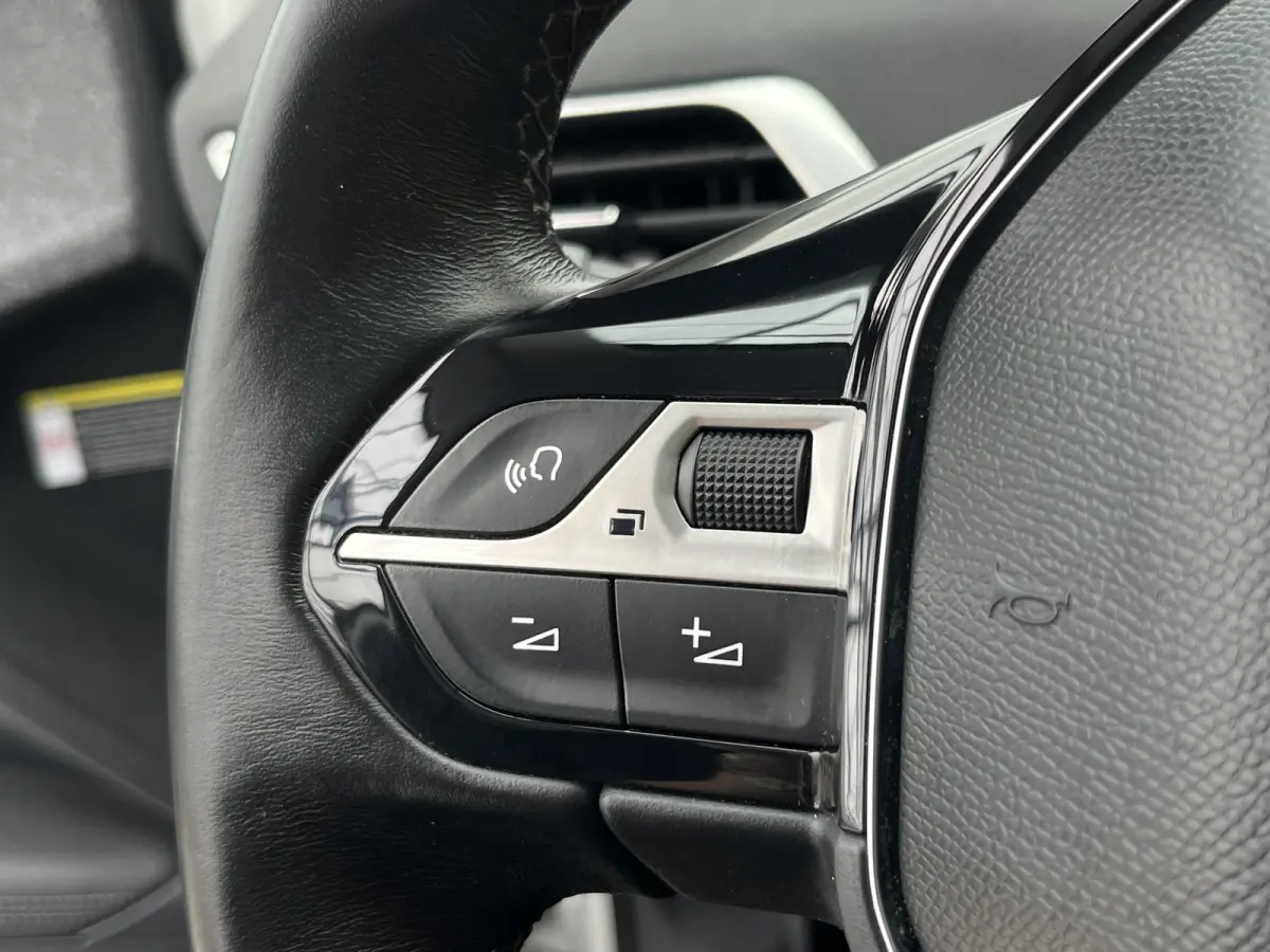 PureTech 130 AGC Première | Schuifdak | Camera voor + achter | Stoelverwarming | Carplay/Android Auto |