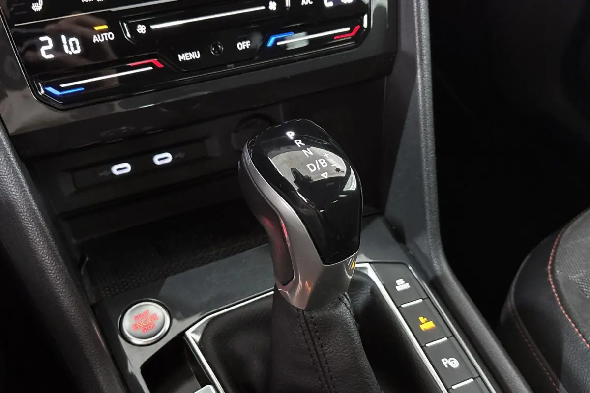 1.4 TSI e-Hybrid PHEV FR Panoramadak Trekhaak Kuipstoelen Camera