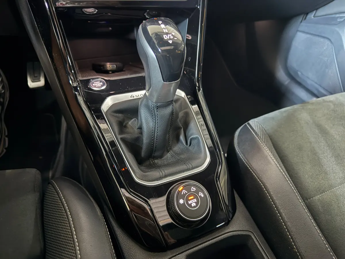 2.0 TSI 4Motion R-Line Business*Pano*Stoelmassage/verwarming*