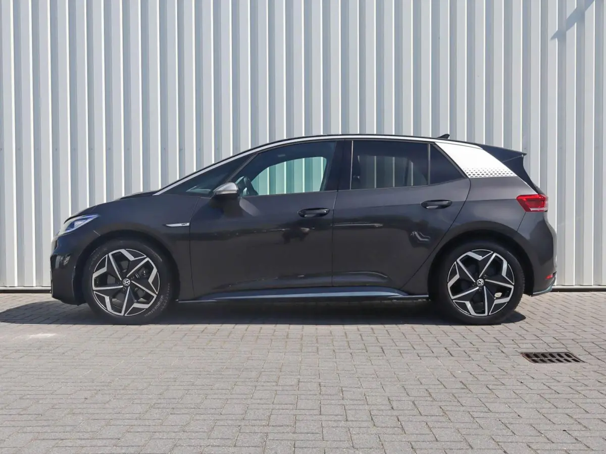 204pk First Plus 58 kWh | SoH 93% | Camera | Stuurwielverwarming | Stoelverwarming | All Season Banden