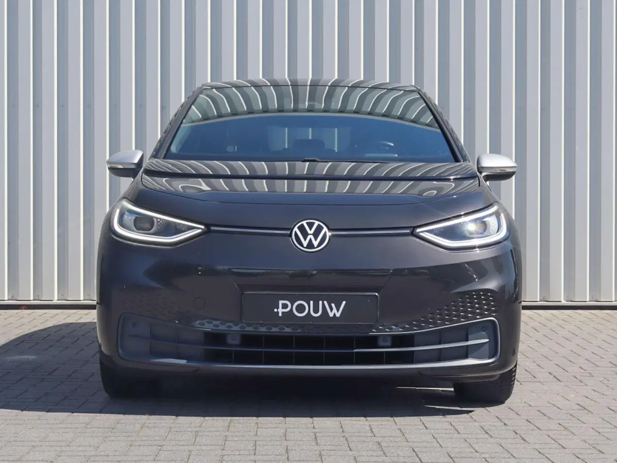 204pk First Plus 58 kWh | SoH 93% | Camera | Stuurwielverwarming | Stoelverwarming | All Season Banden