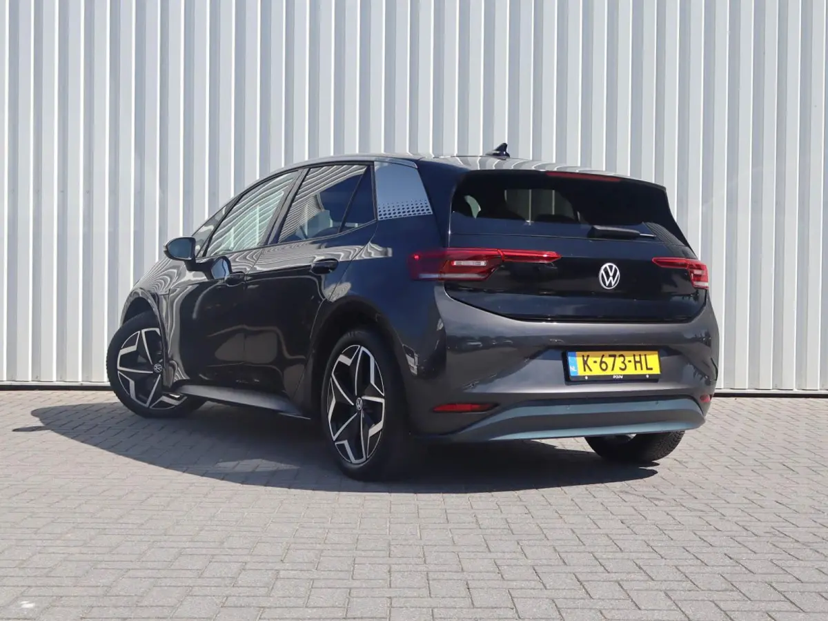 204pk First Plus 58 kWh | SoH 93% | Camera | Stuurwielverwarming | Stoelverwarming | All Season Banden