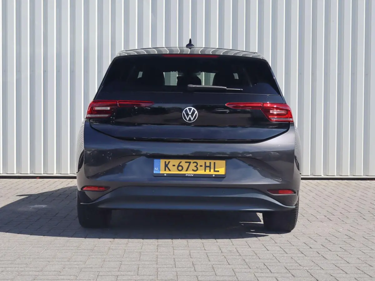 204pk First Plus 58 kWh | SoH 93% | Camera | Stuurwielverwarming | Stoelverwarming | All Season Banden