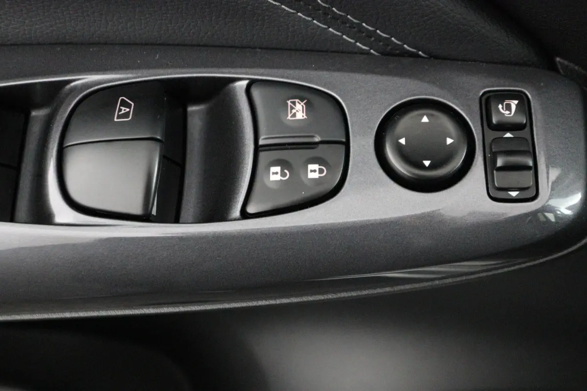 1.6 Hybrid N-Design | Stoel-, Stuur- & Voorruitverw. |
