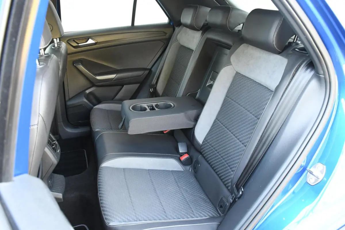 1.5 TSI Sport Business 3X R-line Pano Virtual Camera