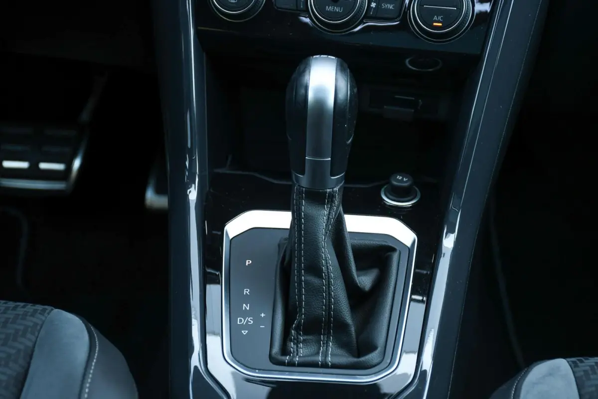1.5 TSI Sport Business 3X R-line Pano Virtual Camera