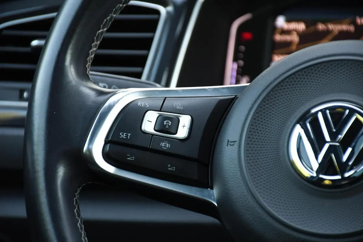 1.5 TSI Sport Business 3X R-line Pano Virtual Camera
