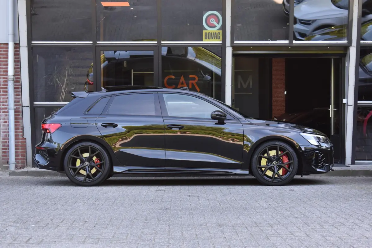 2.5 TFSI RS3 quattro HUD Pano Massage Keyless B&O Lane