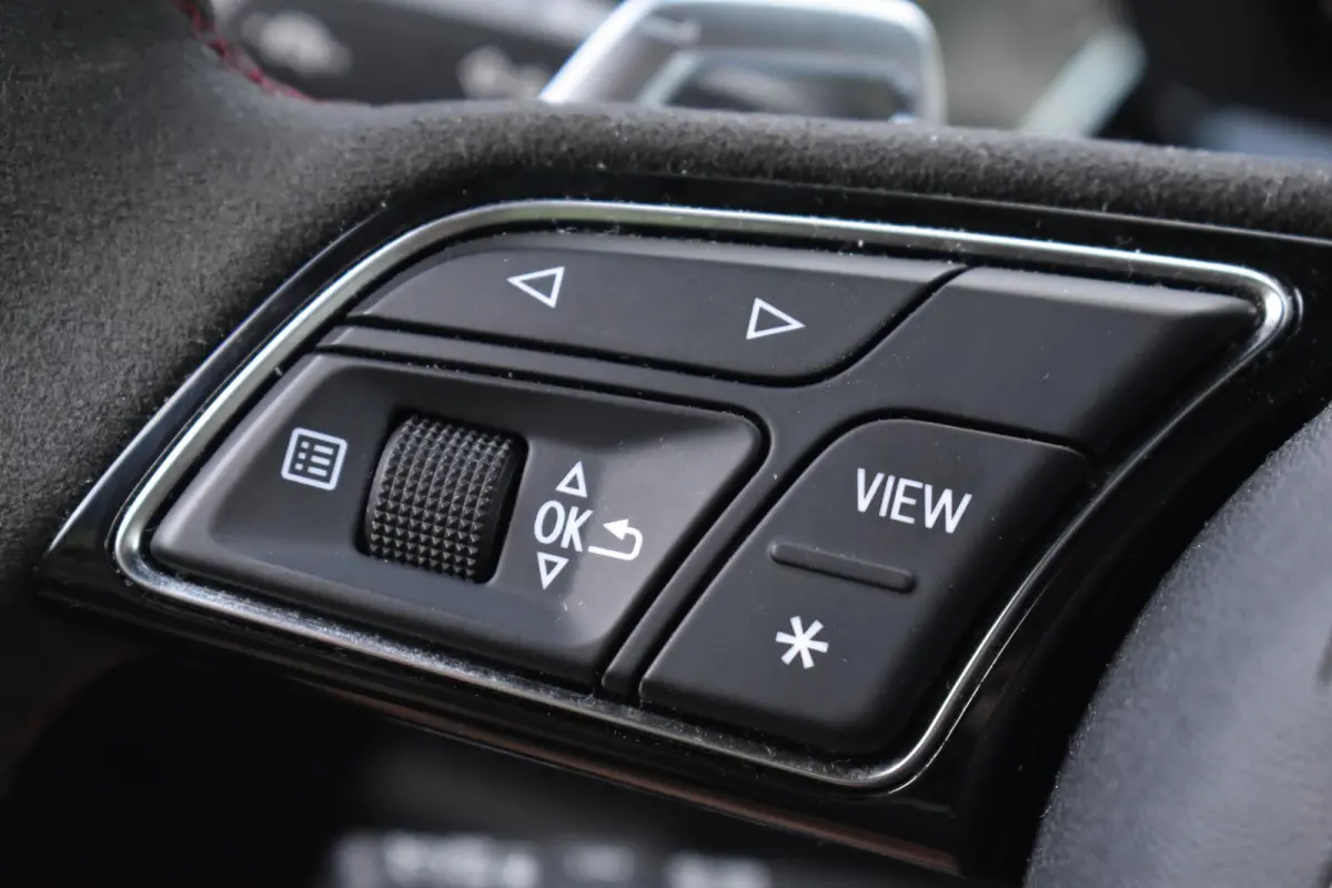 2.5 TFSI RS3 quattro HUD Pano Massage Keyless B&O Lane