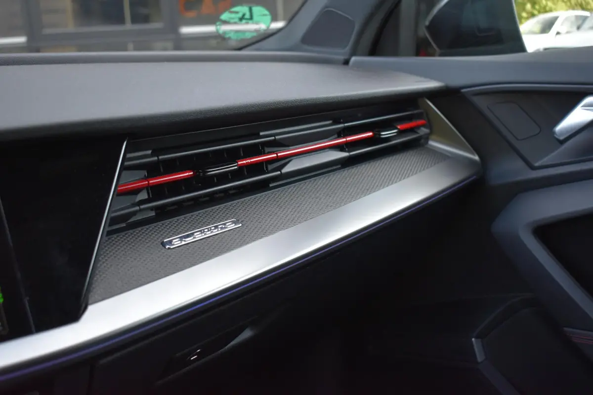 2.5 TFSI RS3 quattro HUD Pano Massage Keyless B&O Lane