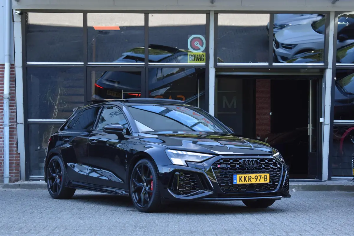 2.5 TFSI RS3 quattro HUD Pano Massage Keyless B&O Lane