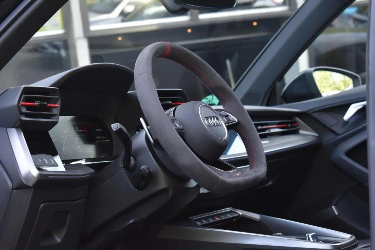 2.5 TFSI RS3 quattro HUD Pano Massage Keyless B&O Lane
