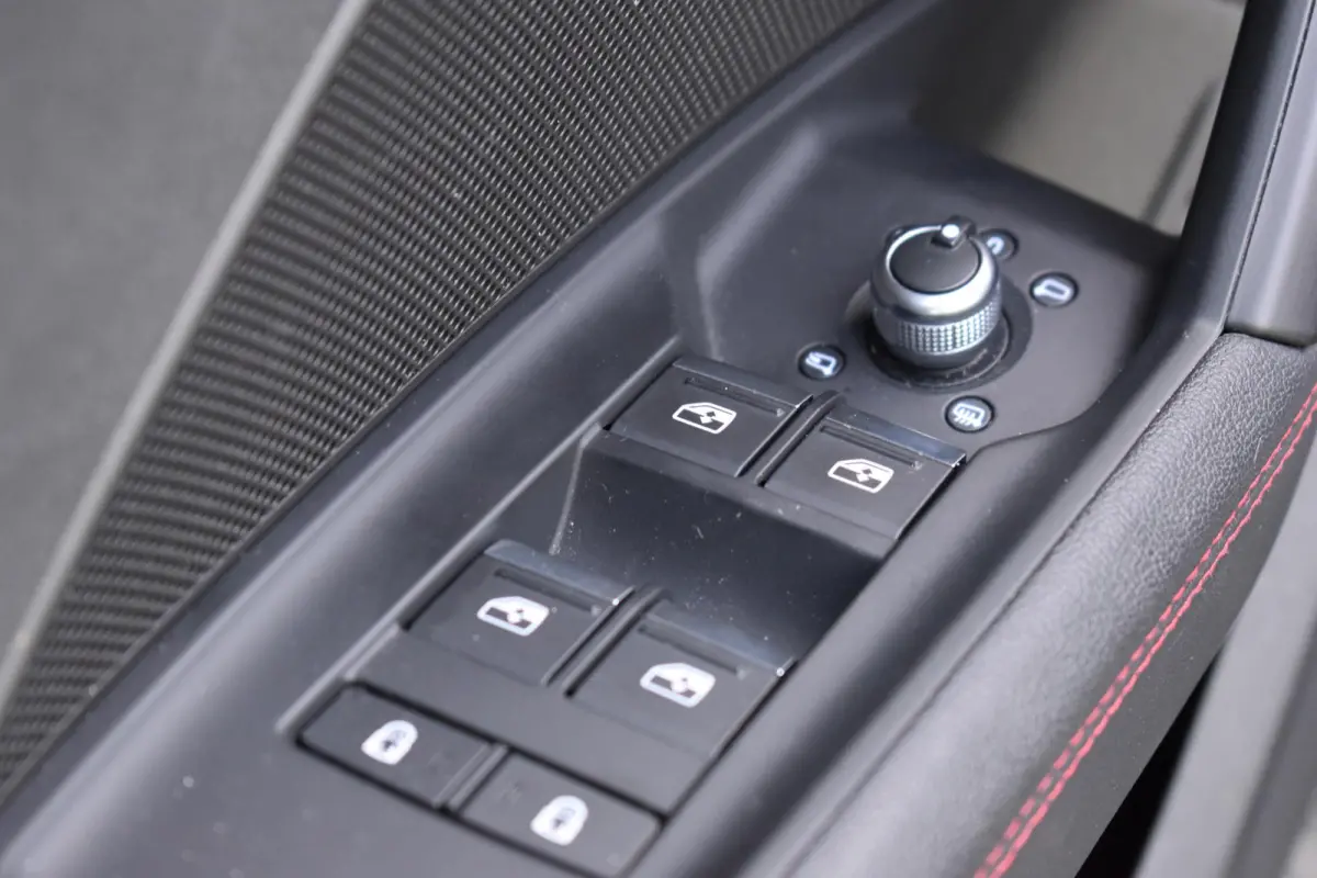 2.5 TFSI RS3 quattro HUD Pano Massage Keyless B&O Lane