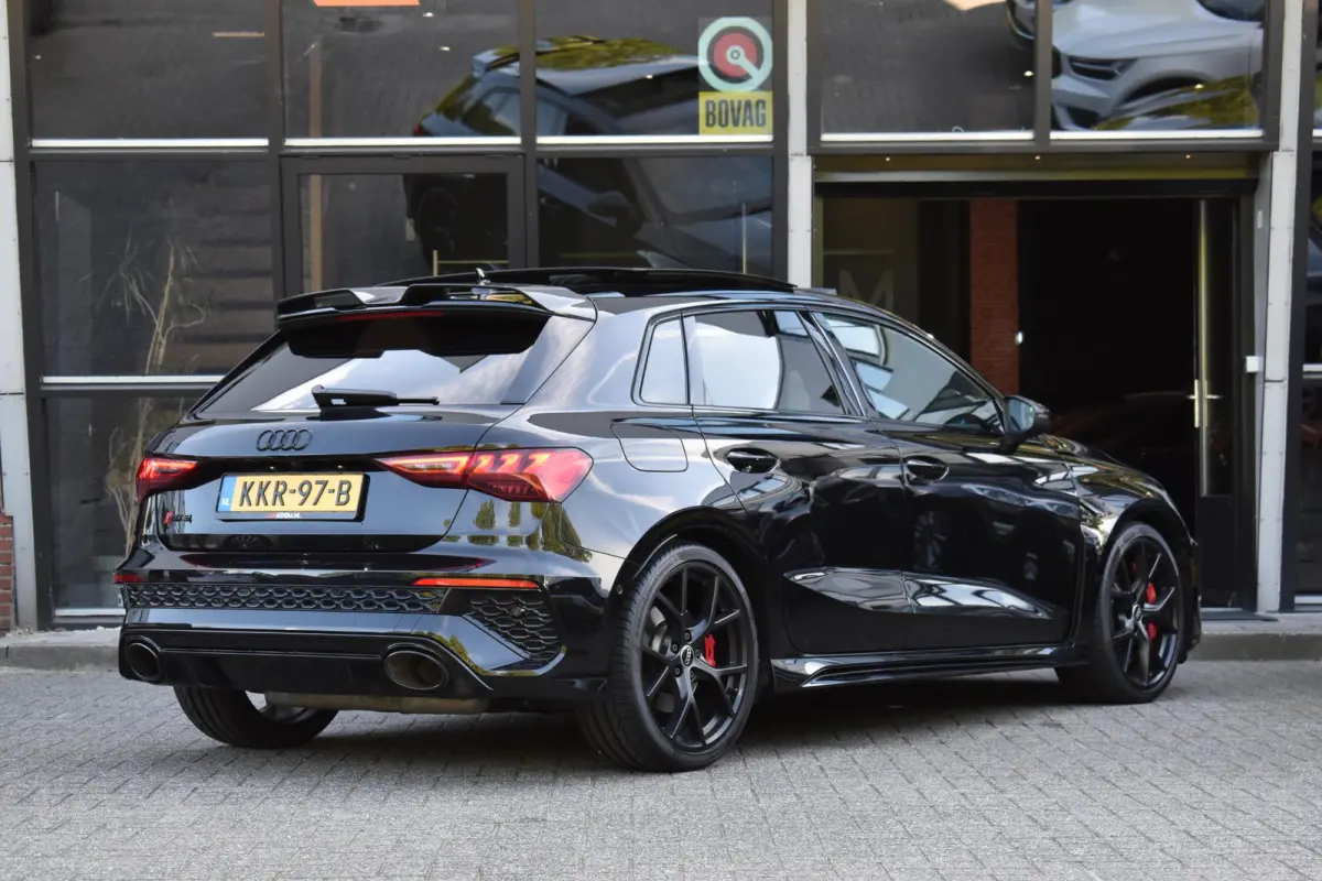 2.5 TFSI RS3 quattro HUD Pano Massage Keyless B&O Lane