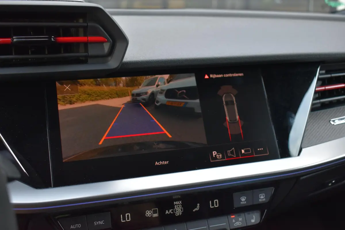 2.5 TFSI RS3 quattro HUD Pano Massage Keyless B&O Lane