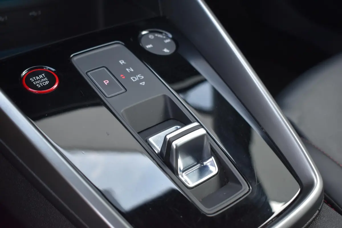 2.5 TFSI RS3 quattro HUD Pano Massage Keyless B&O Lane