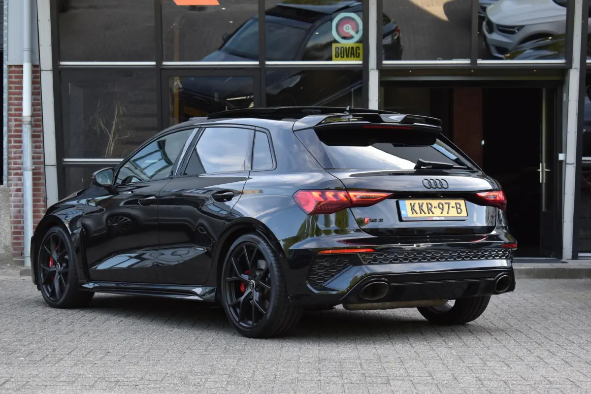 2.5 TFSI RS3 quattro HUD Pano Massage Keyless B&O Lane