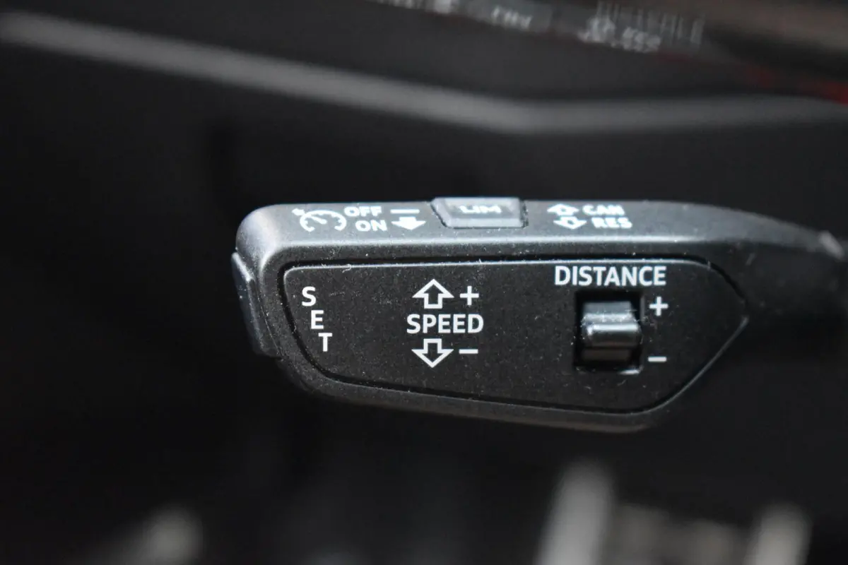 2.5 TFSI RS3 quattro HUD Pano Massage Keyless B&O Lane