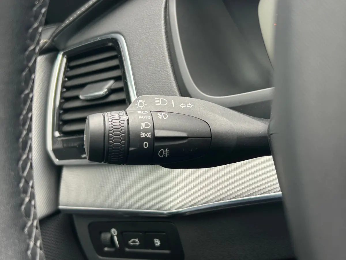 2.0 T8 Recharge AWD R-Design Long Range | Long Range | Pano | Pilot Assist | Stoel & stuurverwarming | Harman/Kardon |