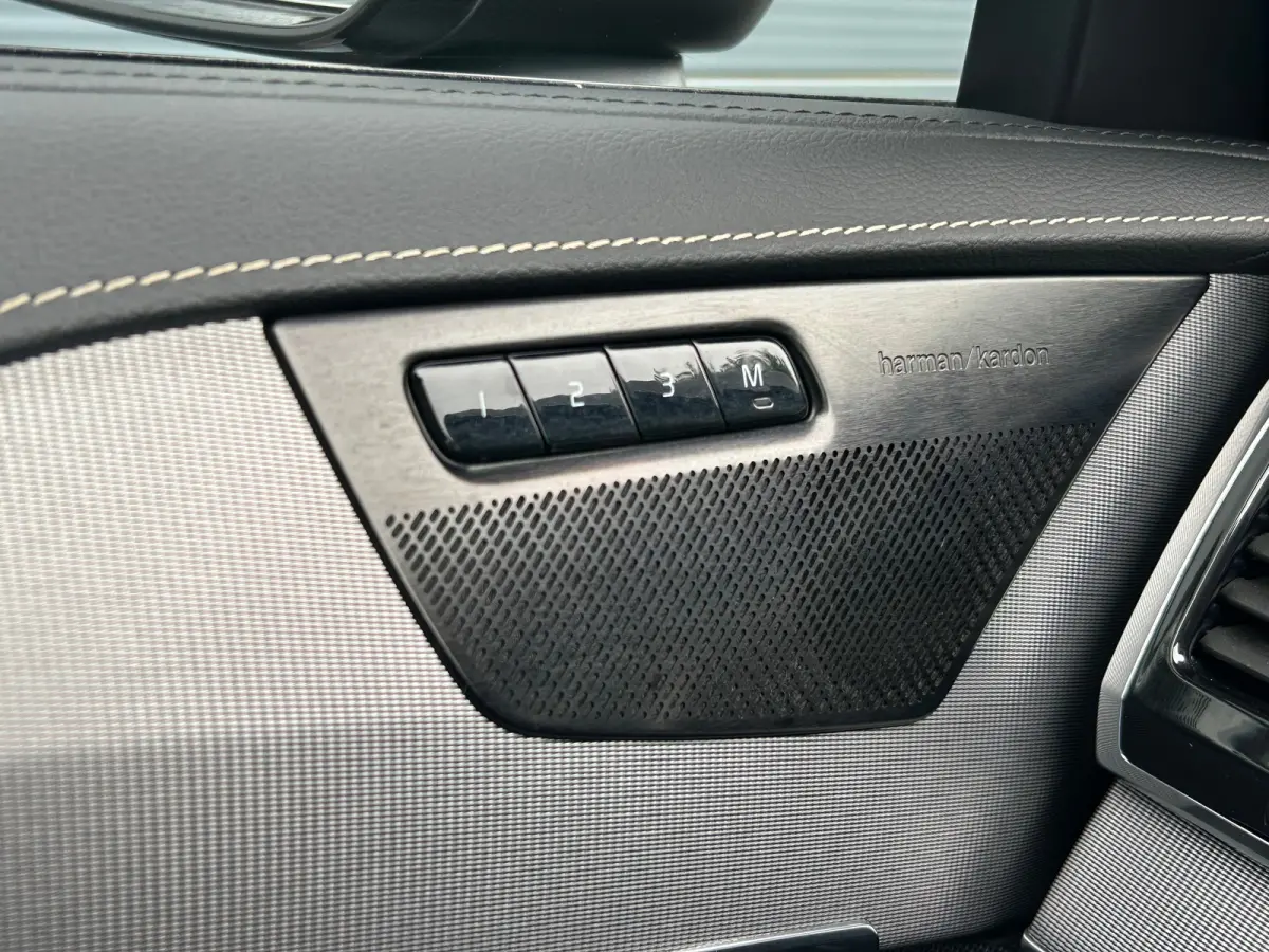 2.0 T8 Recharge AWD R-Design Long Range | Long Range | Pano | Pilot Assist | Stoel & stuurverwarming | Harman/Kardon |