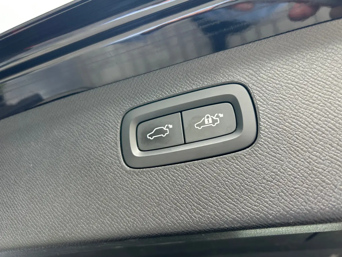 2.0 T8 Recharge AWD R-Design Long Range | Long Range | Pano | Pilot Assist | Stoel & stuurverwarming | Harman/Kardon |