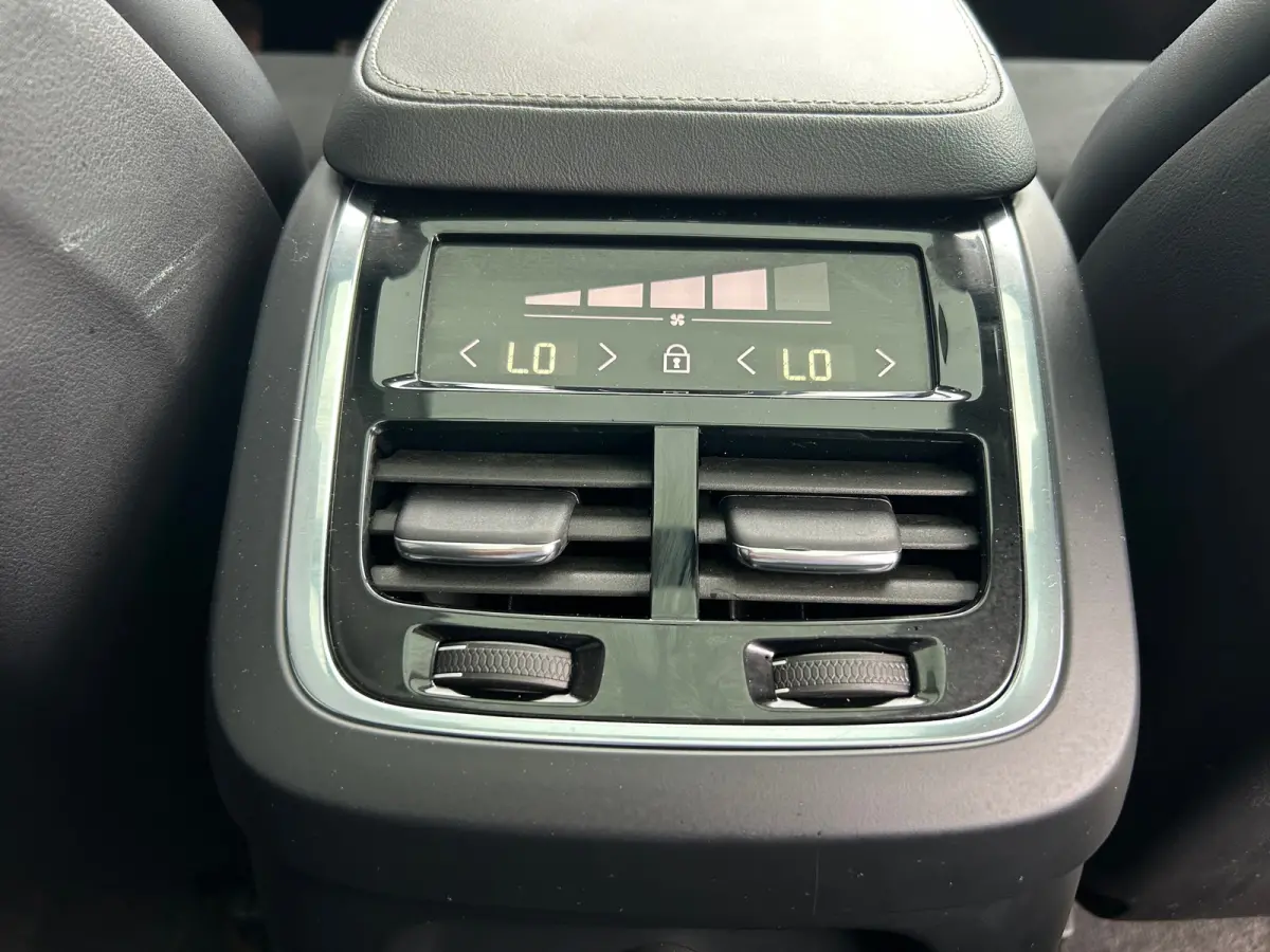 2.0 T8 Recharge AWD R-Design Long Range | Long Range | Pano | Pilot Assist | Stoel & stuurverwarming | Harman/Kardon |