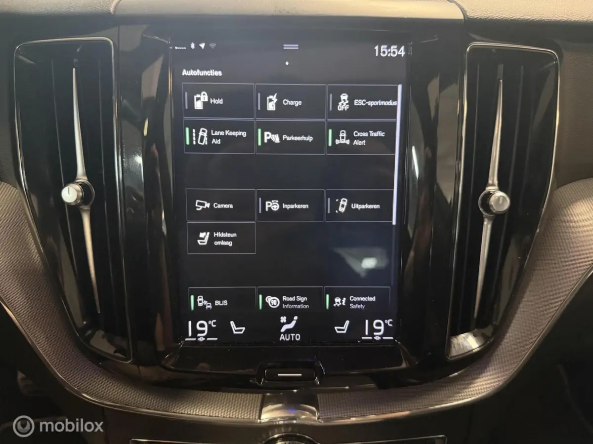 2.0 T8 Twin Engine AWD R-Design PANO TREKHAAK BTW