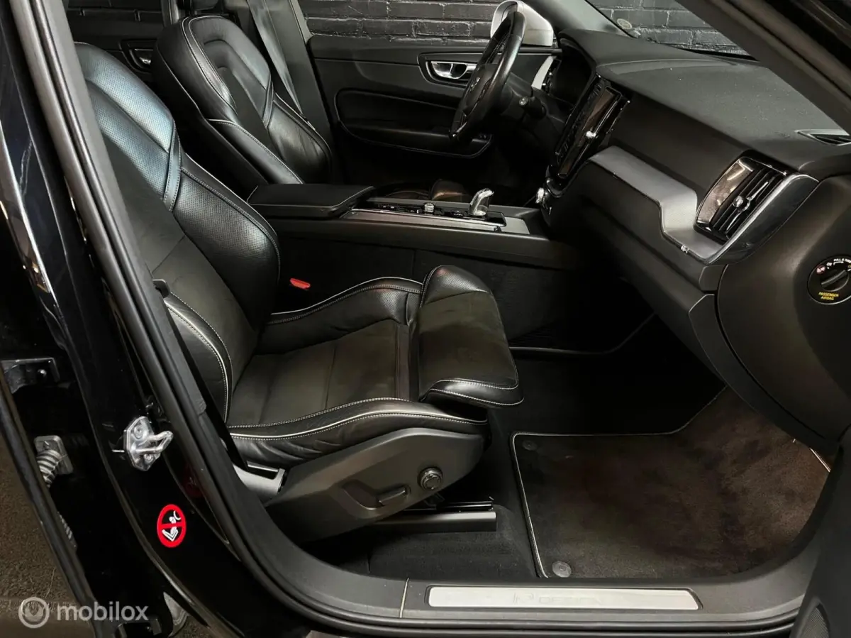 2.0 T8 Twin Engine AWD R-Design PANO TREKHAAK BTW