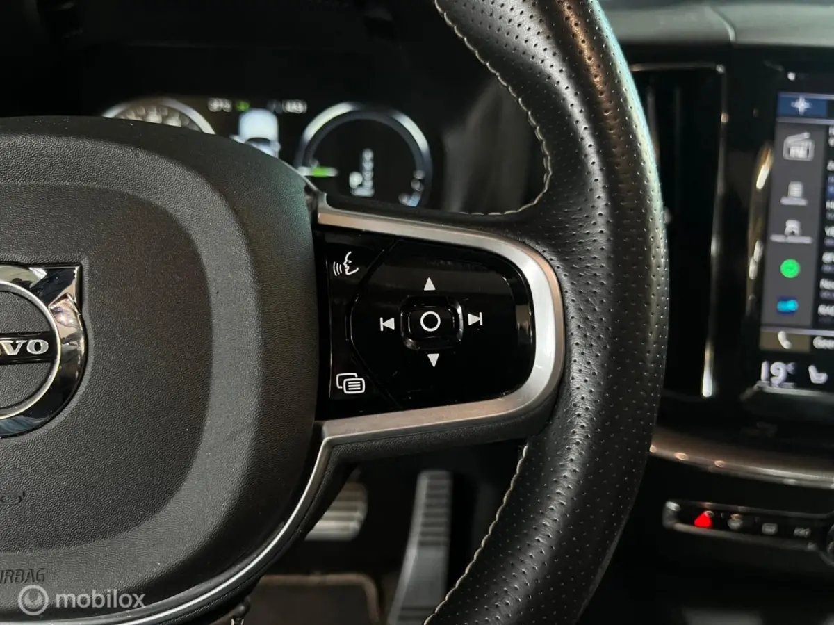 2.0 T8 Twin Engine AWD R-Design PANO TREKHAAK BTW