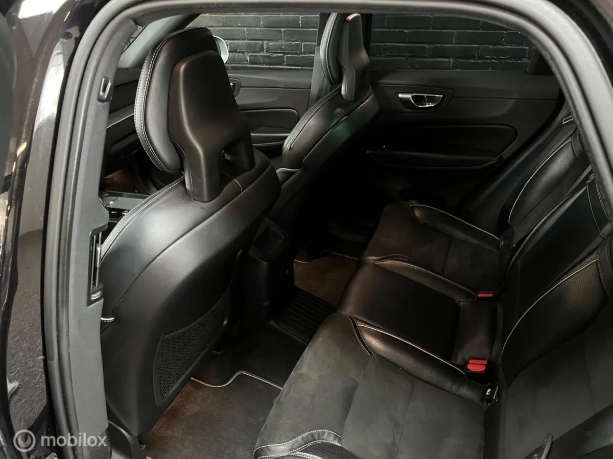 2.0 T8 Twin Engine AWD R-Design PANO TREKHAAK BTW