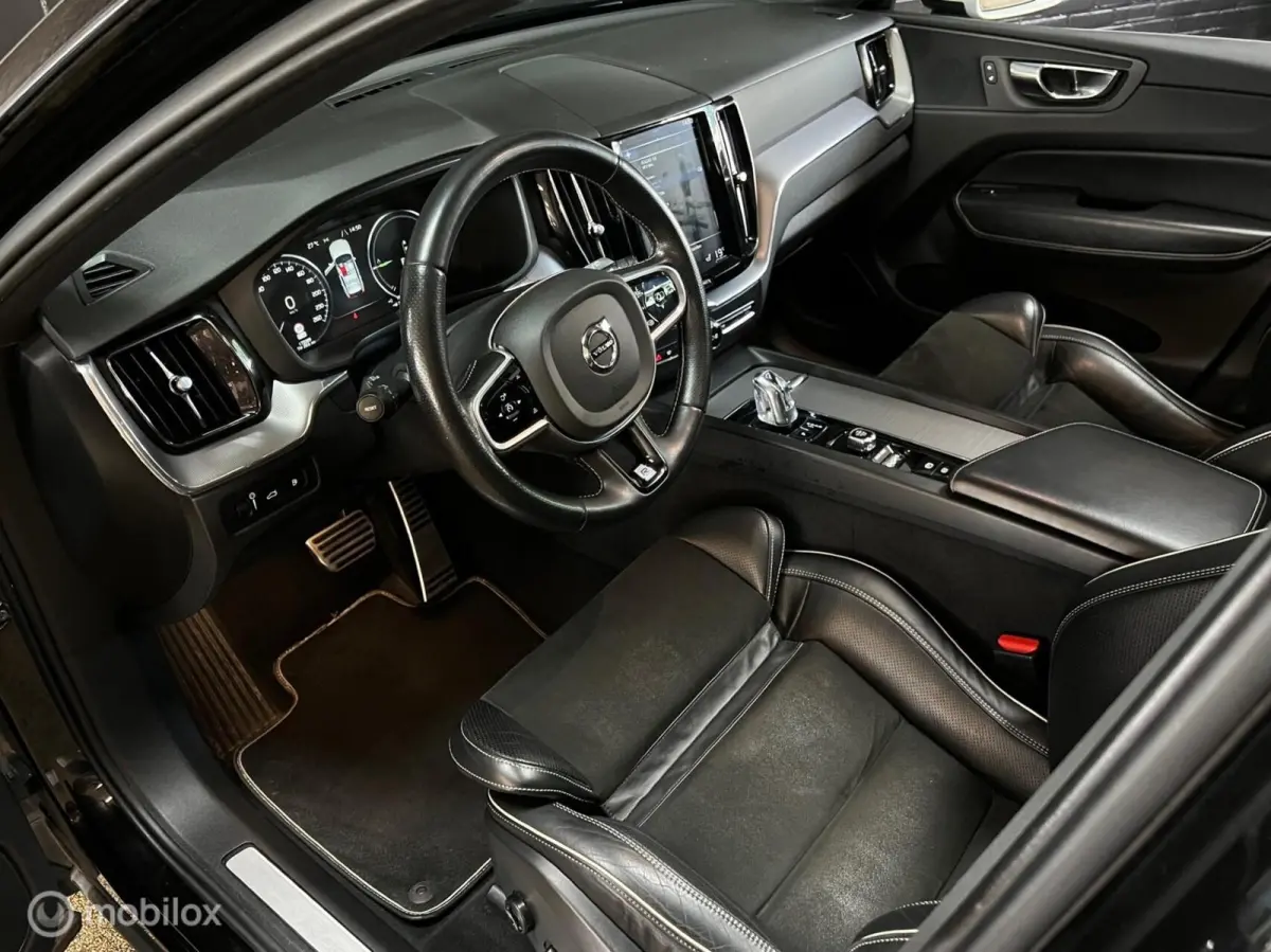 2.0 T8 Twin Engine AWD R-Design PANO TREKHAAK BTW