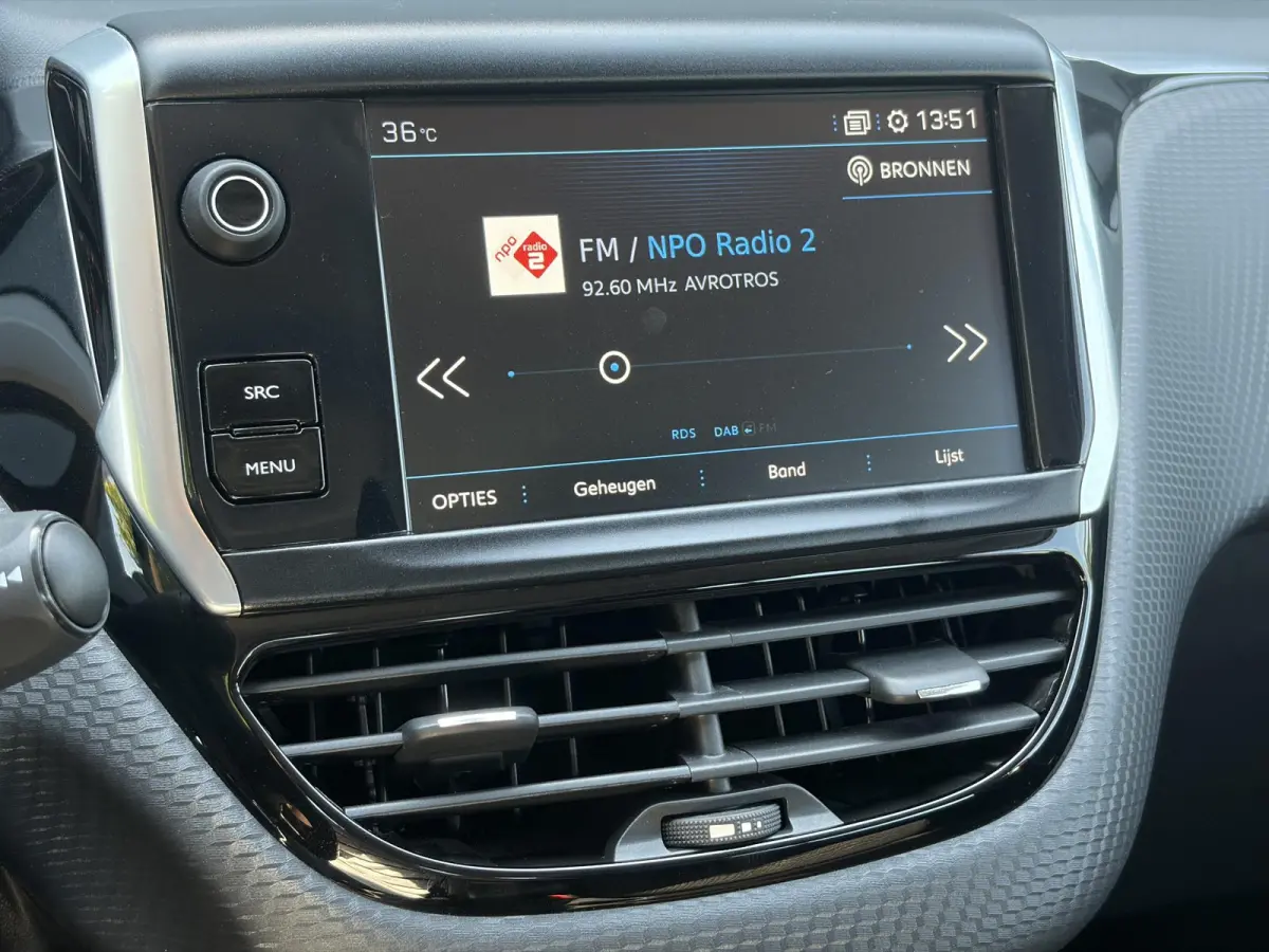 1.2 PureTech Allure 1e Eigenaar,D-riem vv in 2023,Afn.Trekhaak,Dealer Onderhouden,Carplay,Navi,Clima,Cruise,Lm velgen,110pk,N.A.P,Pdc,Apk tot 07-2027