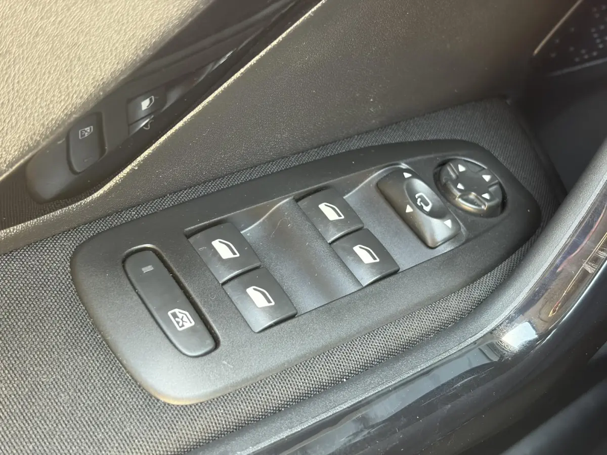 1.2 PureTech Allure 1e Eigenaar,D-riem vv in 2023,Afn.Trekhaak,Dealer Onderhouden,Carplay,Navi,Clima,Cruise,Lm velgen,110pk,N.A.P,Pdc,Apk tot 07-2027