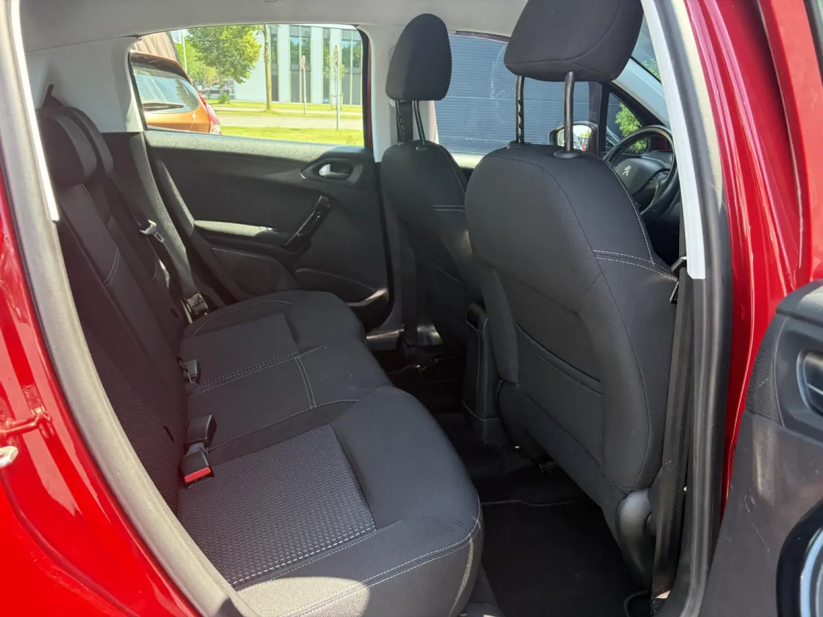 1.2 PureTech Allure 1e Eigenaar,D-riem vv in 2023,Afn.Trekhaak,Dealer Onderhouden,Carplay,Navi,Clima,Cruise,Lm velgen,110pk,N.A.P,Pdc,Apk tot 07-2027