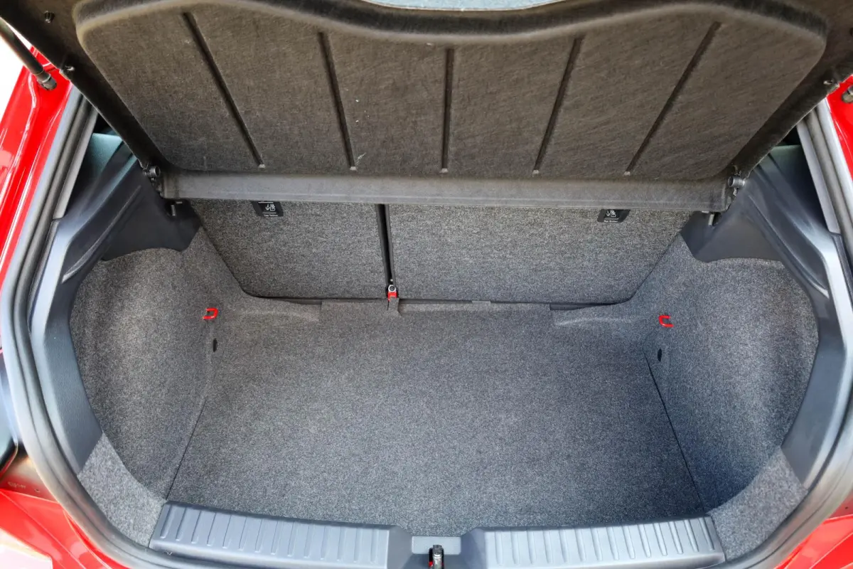 1.0 EcoTSI 110pk FR Plus | LM Velgen 17" | Apple Carplay/Android Auto | DAB