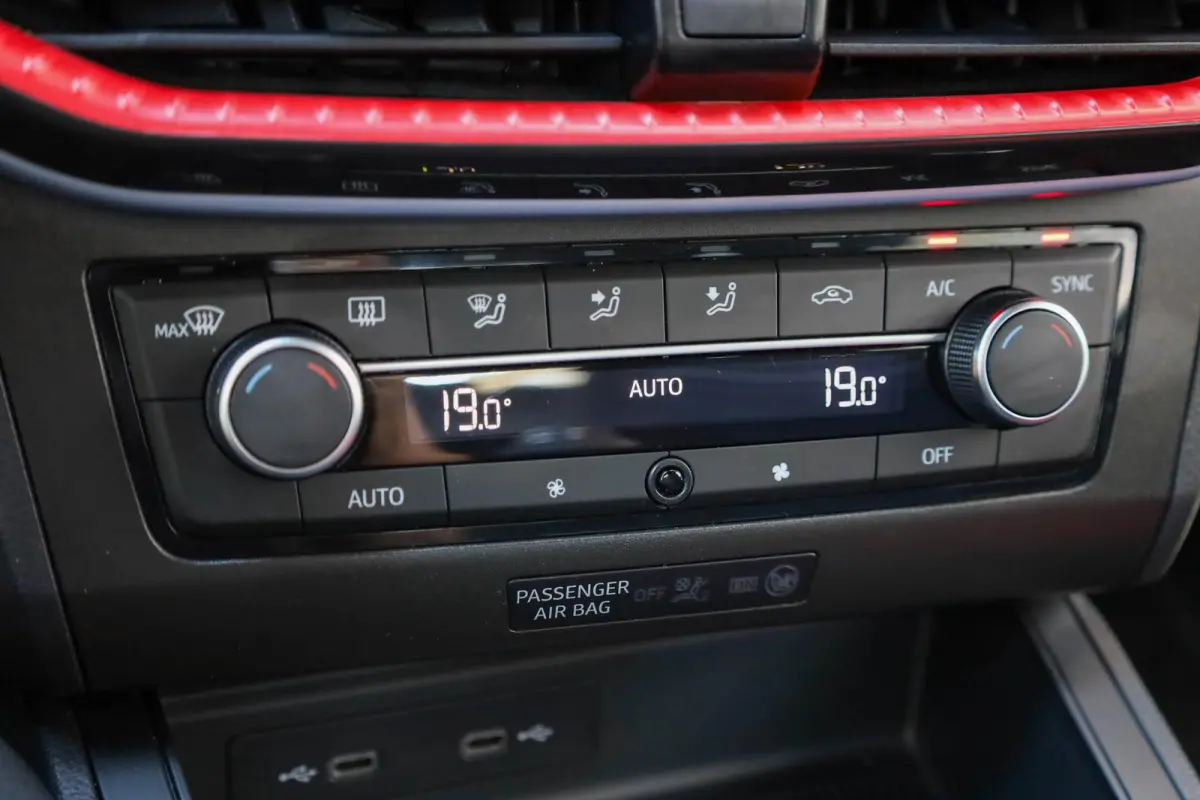 1.0 EcoTSI 110pk FR Plus | LM Velgen 17" | Apple Carplay/Android Auto | DAB
