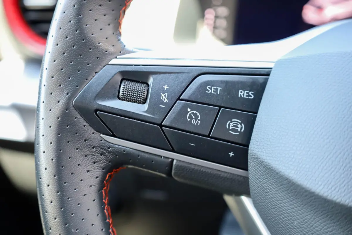 1.0 EcoTSI 110pk FR Plus | LM Velgen 17" | Apple Carplay/Android Auto | DAB