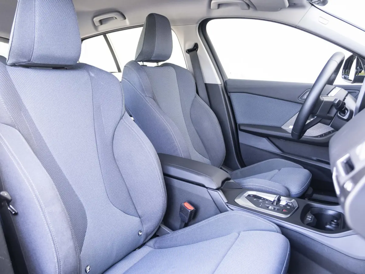 120 | Premium Pack | 18 inch | Comfort Access | Achteruitrijcamera | Sportstoelen | Stoelverwarming | Harman Kardon |